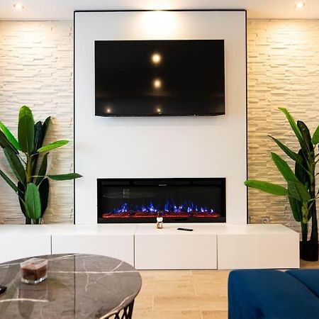 Ultra Central Luxury 3Br 2Bath Apt & Amazing Views Bucureşti Ngoại thất bức ảnh