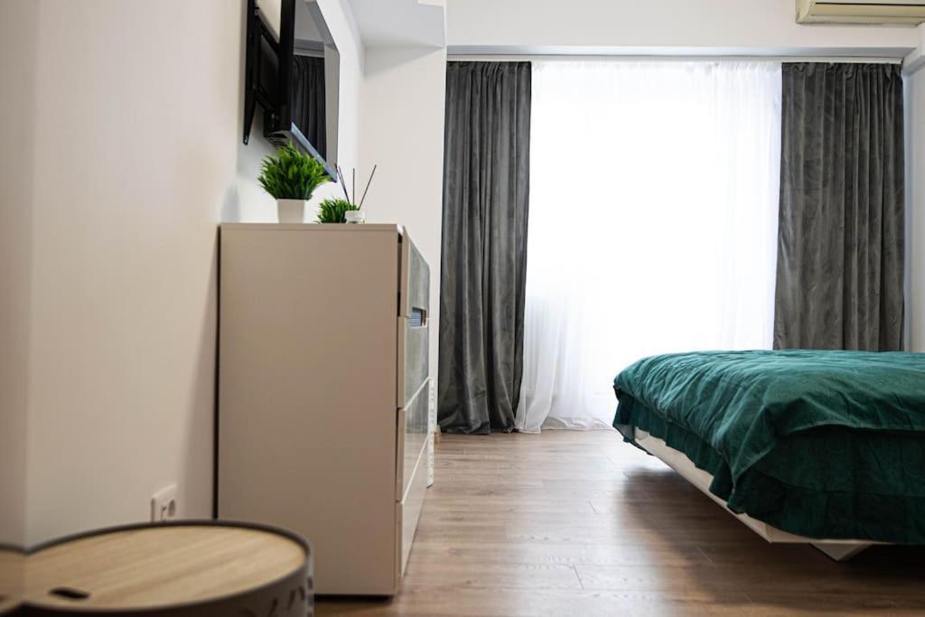 Ultra Central Luxury 3Br 2Bath Apt & Amazing Views Bucureşti Ngoại thất bức ảnh
