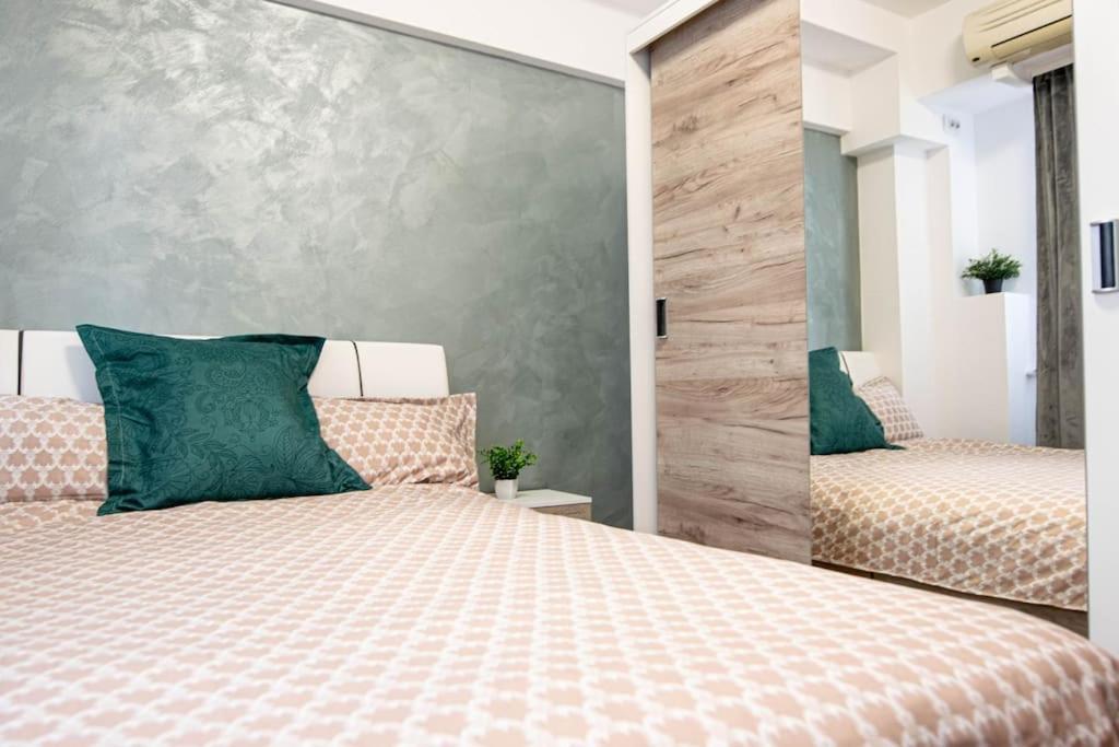 Ultra Central Luxury 3Br 2Bath Apt & Amazing Views Bucureşti Ngoại thất bức ảnh